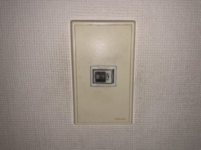 家庭の照明スイッチ ほたるスイッチ をdiyで交換 修理してみた 電気のあれこれ Diy 資格 基礎